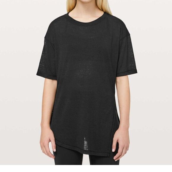 Lululemon Sneak Out Black tee size 4 NWOT - Picture 1 of 12